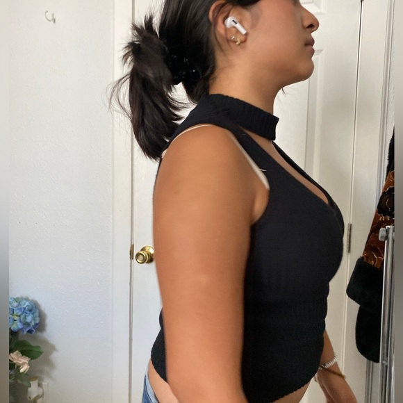 LF black halter top style with neck wrap / scarf and décolletage chest cut out - Picture 4 of 7